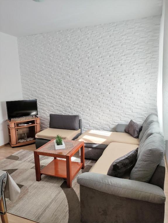 Apartmani Mila A1 & A2 & 3 Трогір Екстер'єр фото