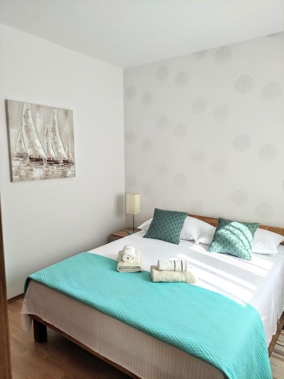 Apartmani Mila A1 & A2 & 3 Трогір Екстер'єр фото